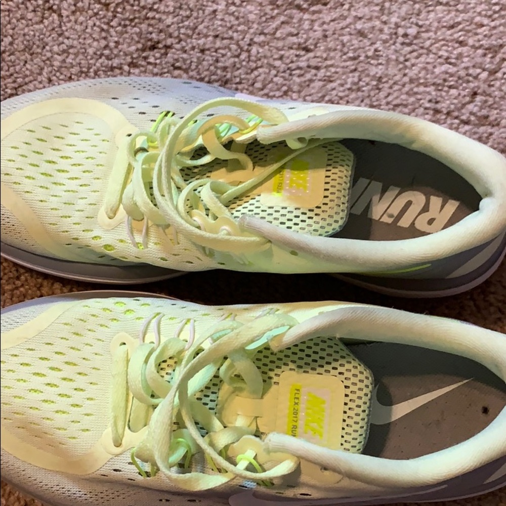 nike flex sneakers